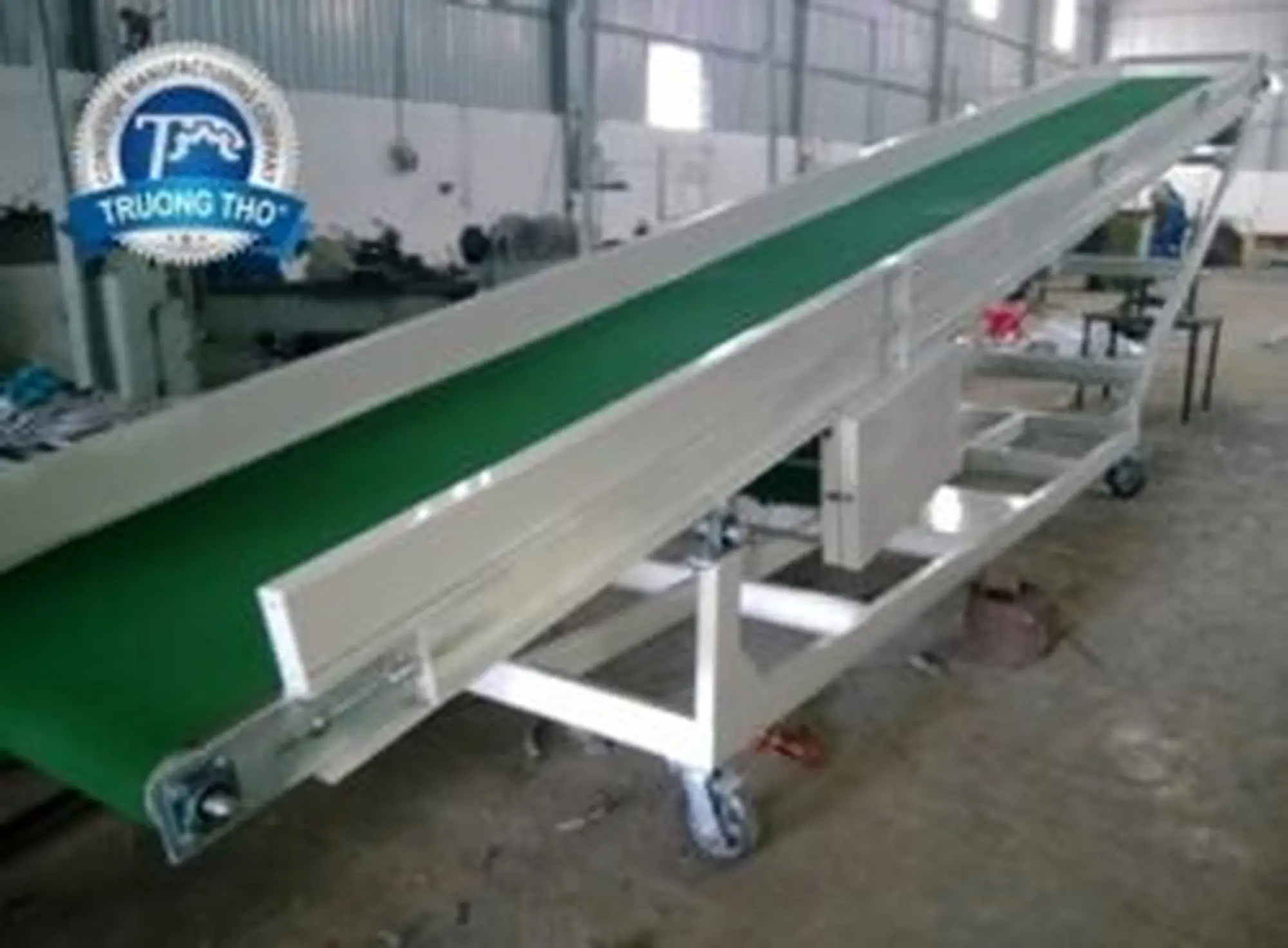 Băng tải PVC nâng hạ
