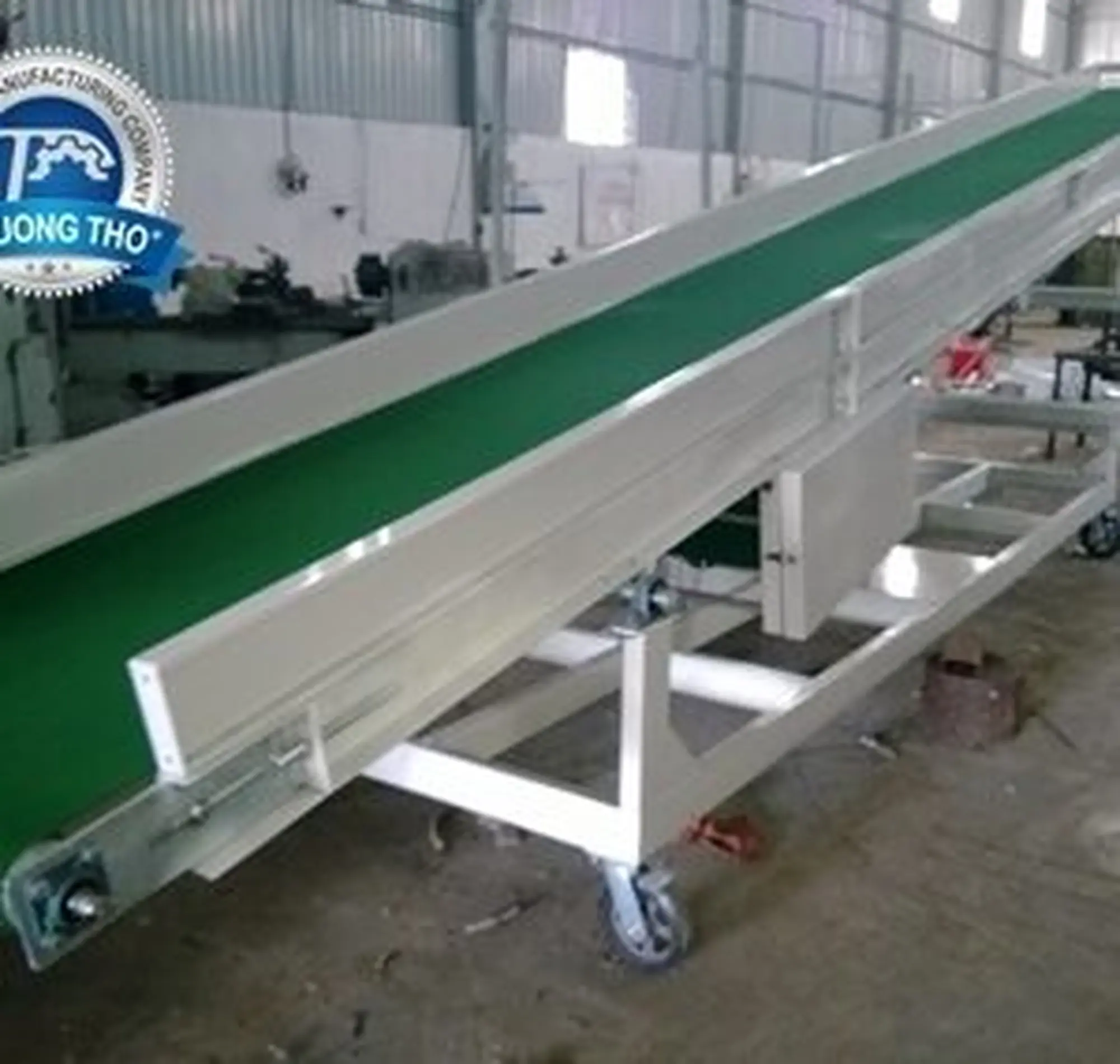 Băng tải PVC nâng hạ