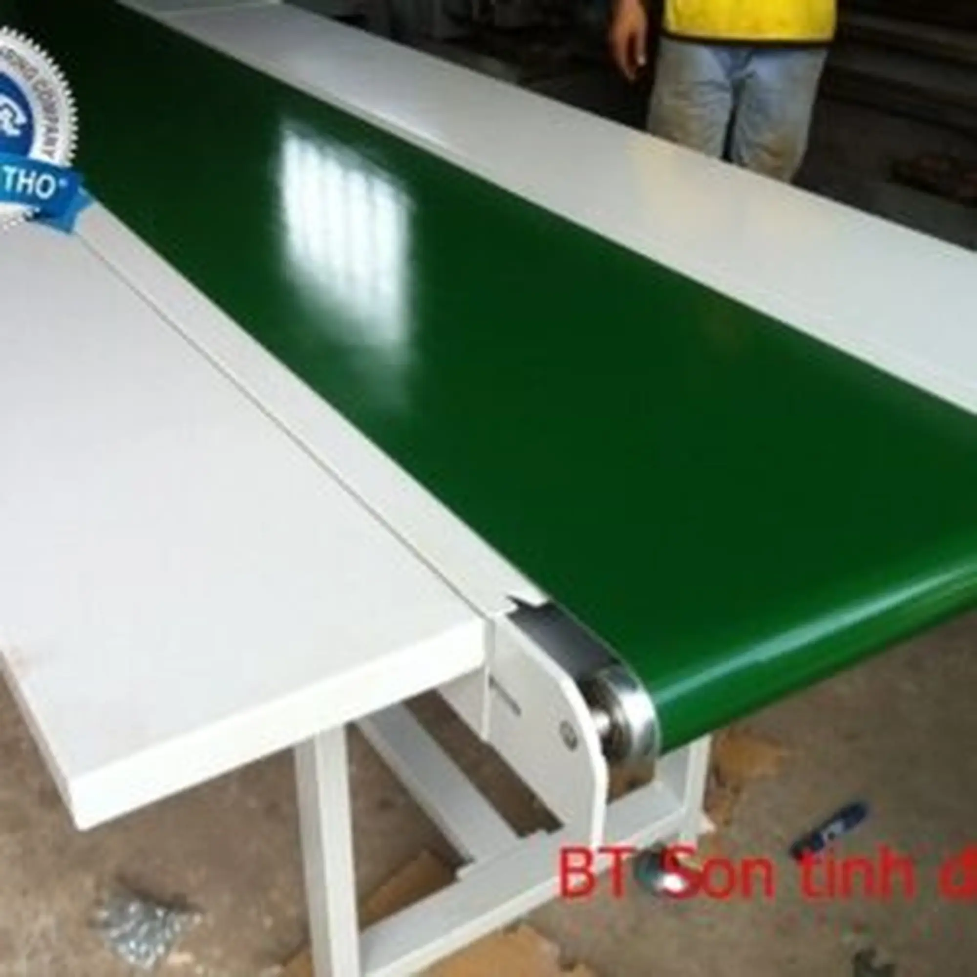 Băng tải pvc bàn thao tác