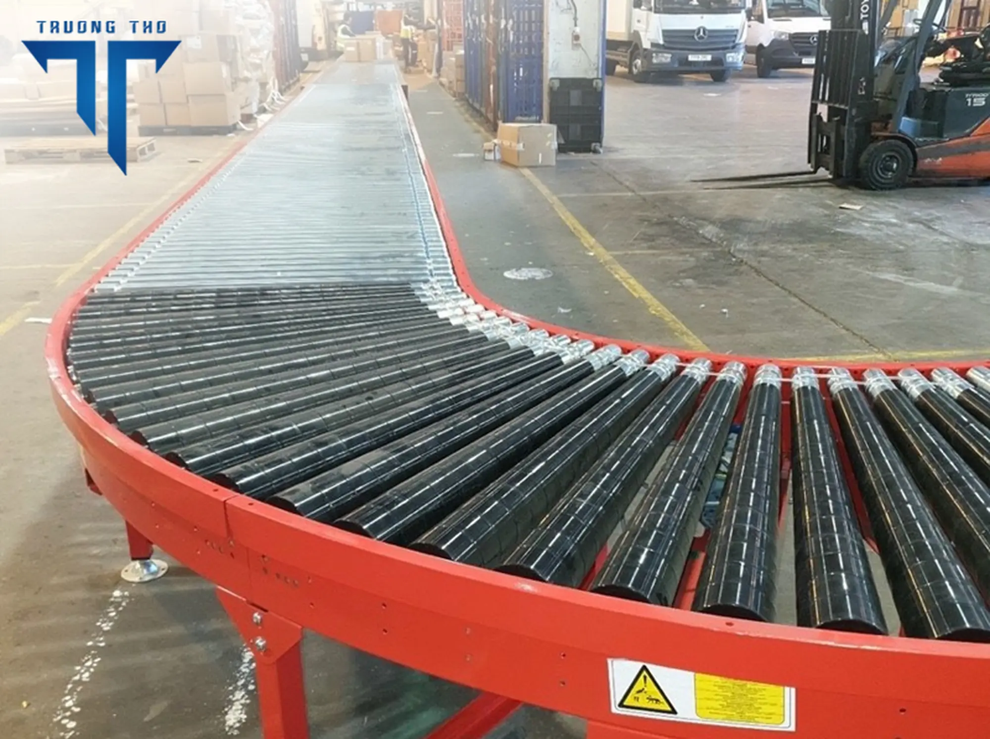 Băng chuyền góc cong