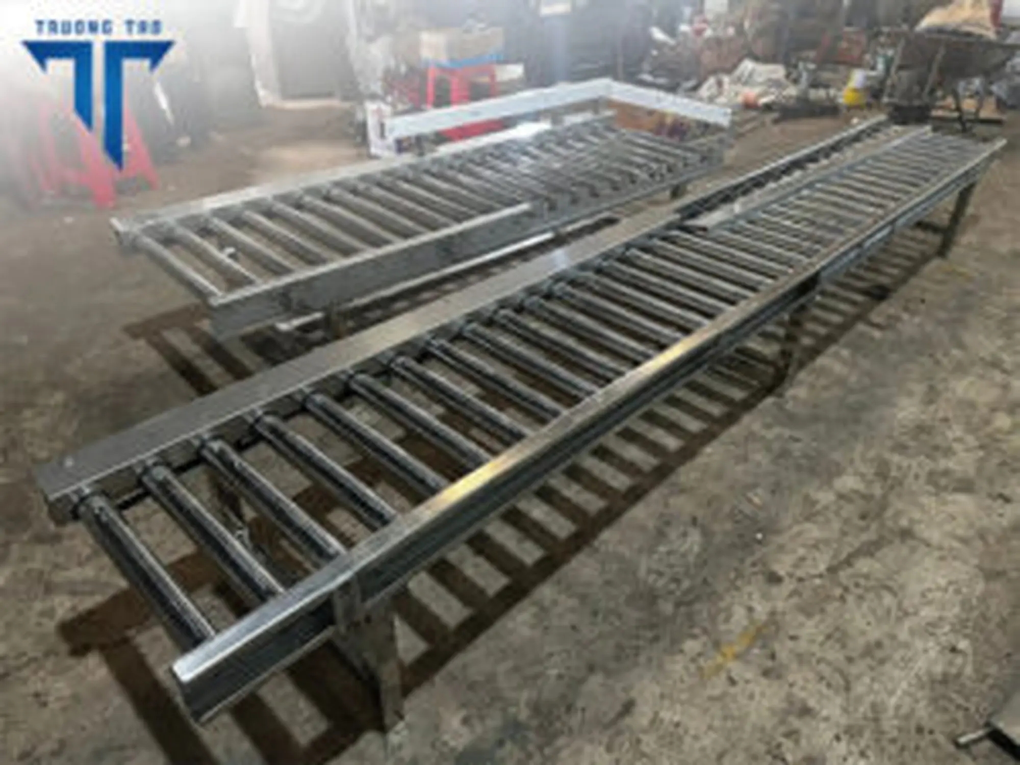 Băng tải con lăn inox