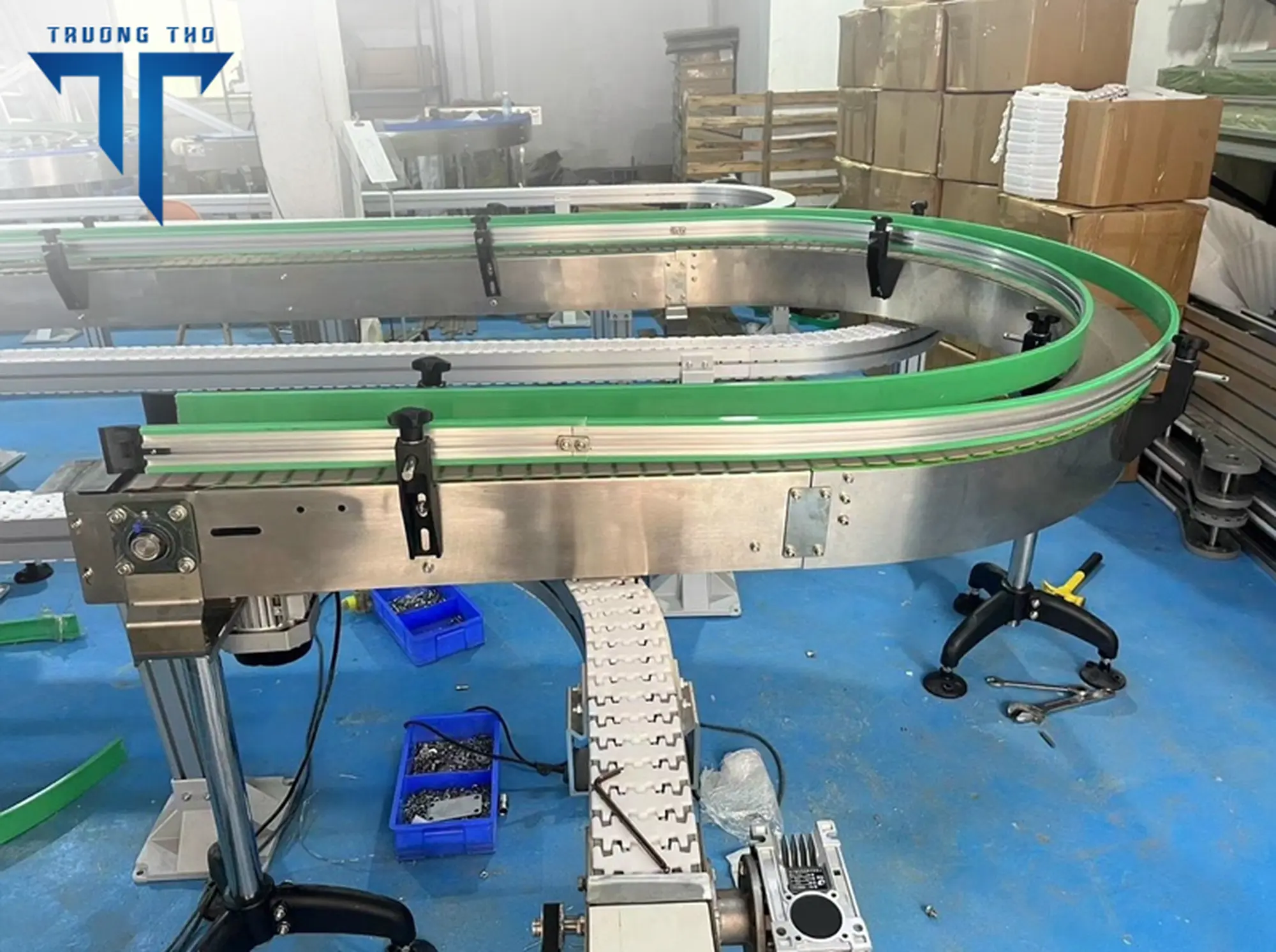 Băng chuyền nhựa góc cong