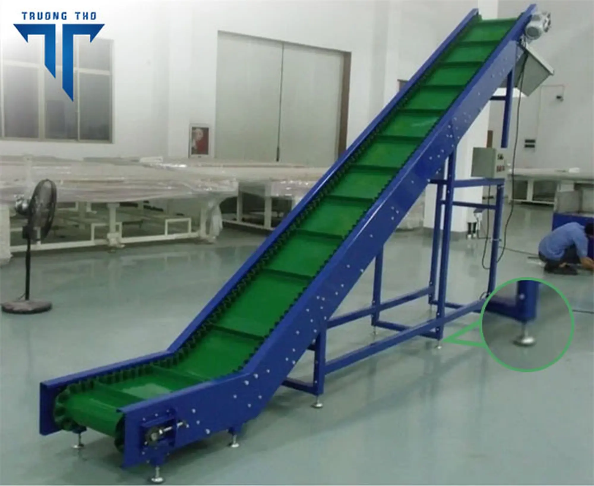 Băng tải nghiêng cố định