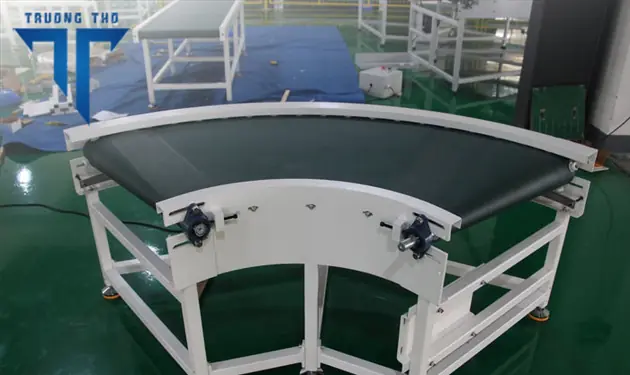 băng tải cong chuyển hướng