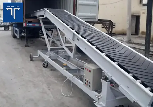 ứng dụng băng tải cao su nâng hạ