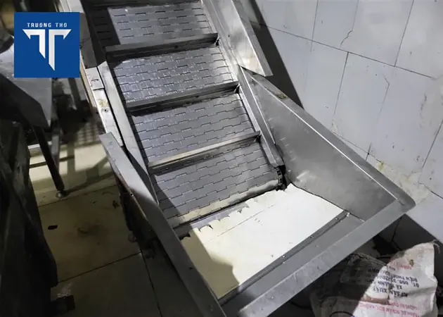 băng tải xích tấm lồi